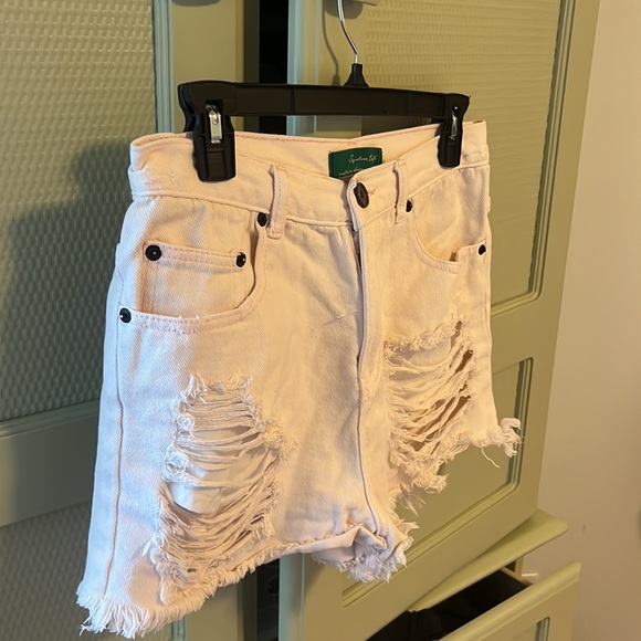 Cut off Jean shorts - Picture 3 of 4